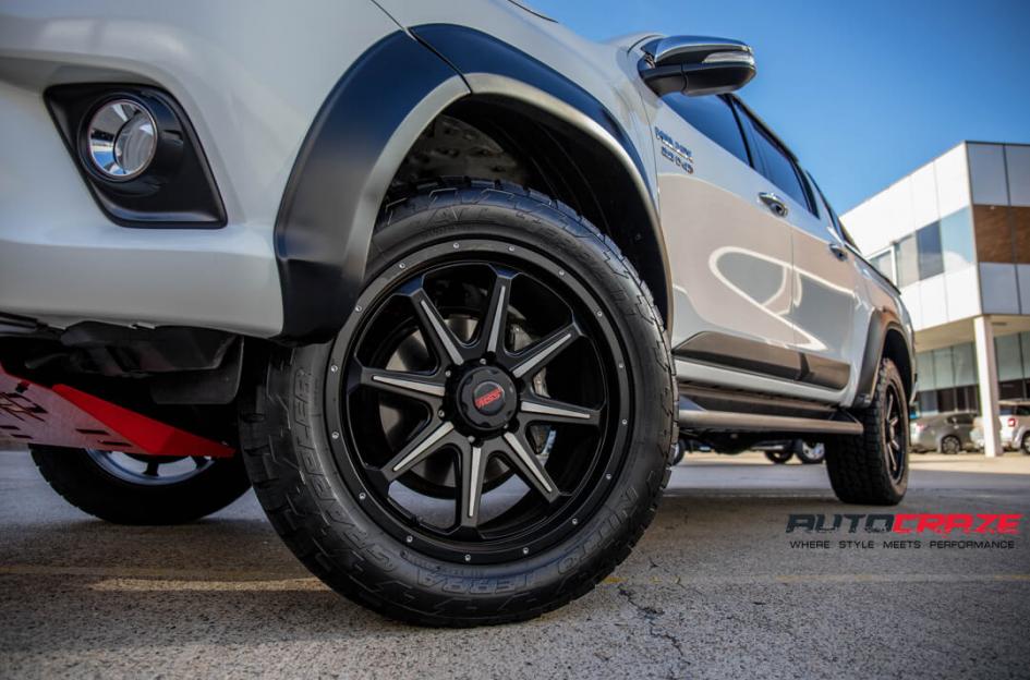 TOYOTA-HILUX-4WD-WARRIOR-MATTE-BLACK-POLISHED-SPOKE
